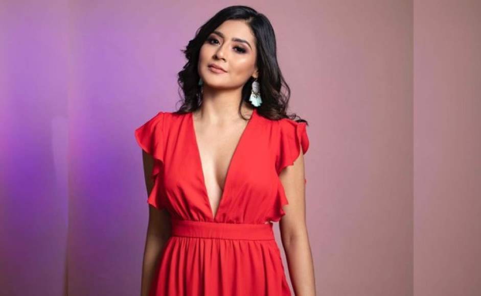 La cantante hondureña Katheryn Banegas, conocida por ser una de las finalistas en La Academia México 2018, estrenó un nuevo proyecto luciendo un cambio en su estilo.