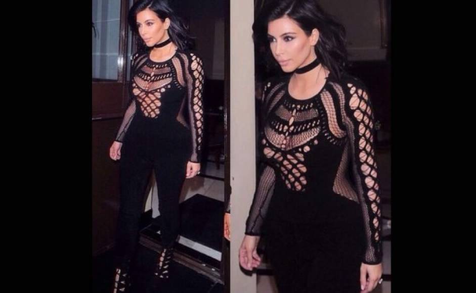 Los escotes y trajes monos pegados al cuerpo lo ha hecho más famosos Kim Kardashian.