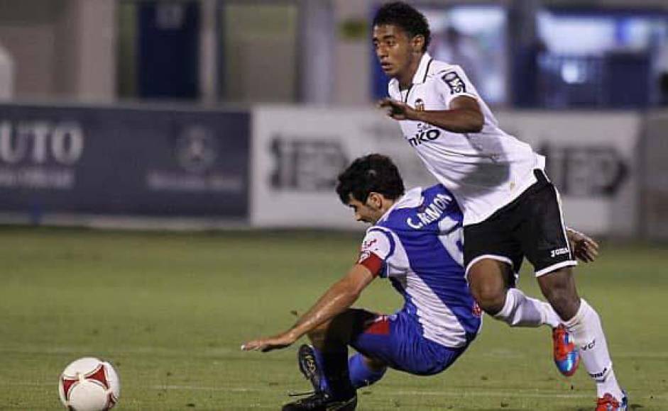 ¿Lo sabías? El histórico Valencia fue el primer equipo en España que se fijó en Choco Lozano. El hondureño llegó a las filas de dicho club en el 2011.