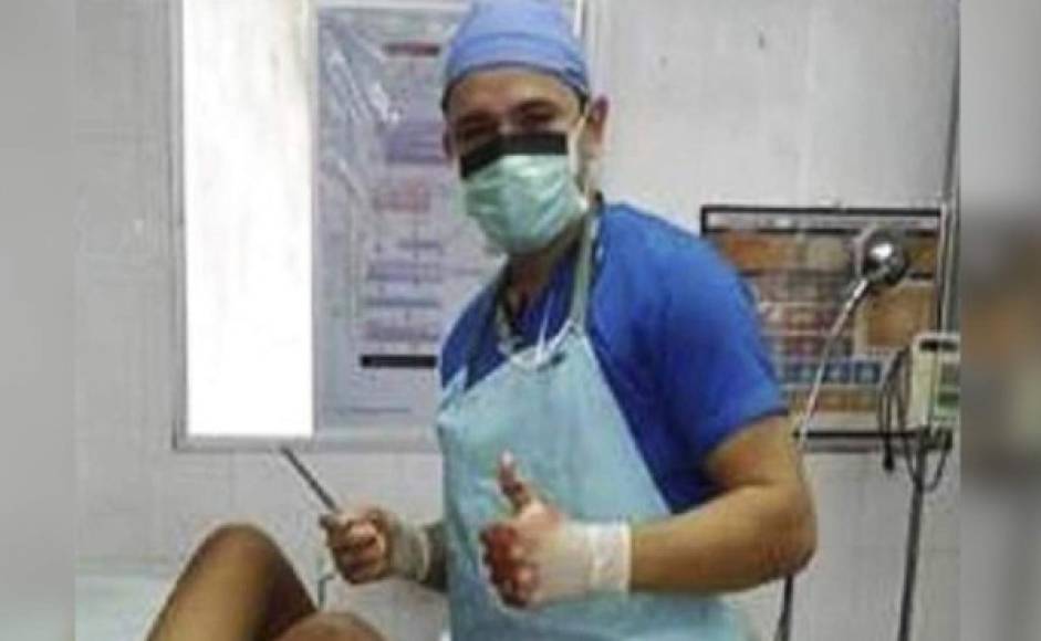 En Honduras, el interno Josadac Rodríguez, se vio obligado a pedir disculpas tras divulgar una imagen con una mujer en trabajo de parto.