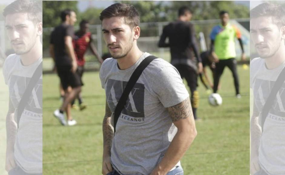 El argentino Luciano Ursino, mediocampista de Real España, también logró meterse en esta lista.