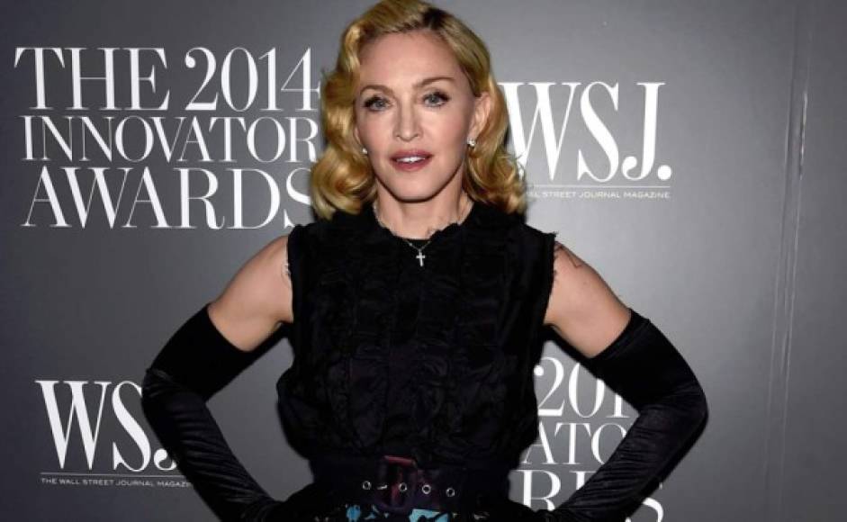 Madonna, la reina del pop siempre dará de qué hablar. ¿cuál look te gustó más?
