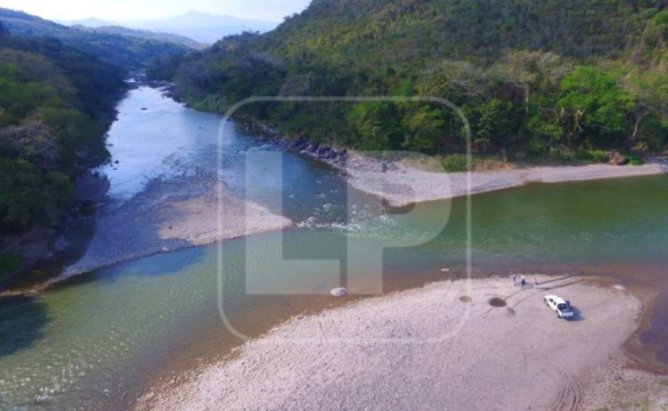 Tanto Los Llanitos como Jicatuyo están sobre las cuencas que alimentan los caudales de los ríos Ulúa y Chamelecón, que año con año causan destrozos en la costa norte