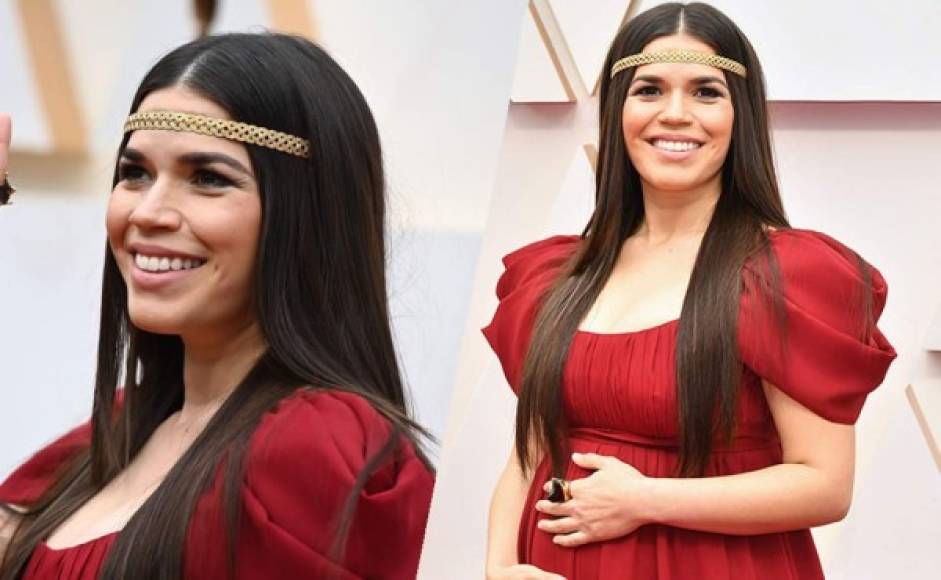 La actriz América Ferrera hizo un homenaje a Honduras durante su paso por la alfombra roja de los Óscar, haciendo un guiño a sus ancestros indígenas con su elección de vestuario para la gala, en donde también presumiendo su segundo embarazo.