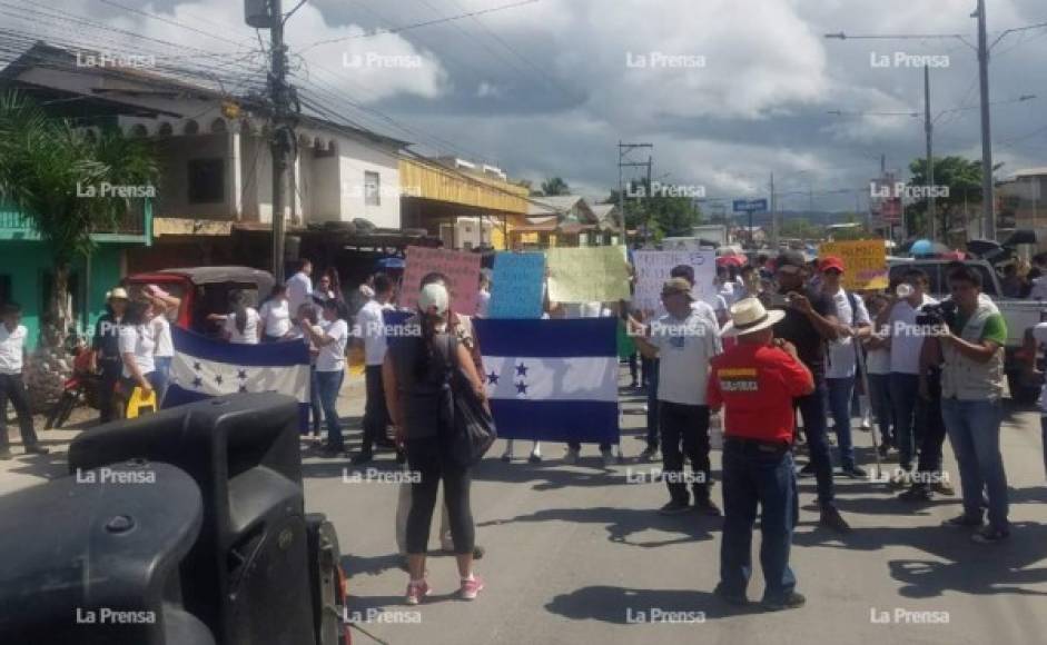 Ambos gremios reclamando la derogación de los decretos en el departamento de Copán.