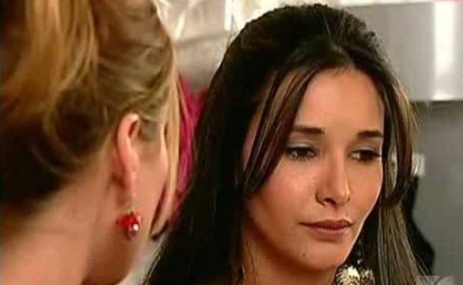 Adriana Campos en una escena de la serie 'Decisiones' de Telemundo.