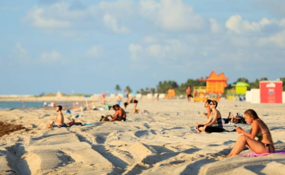 Los casos confirmados de coronavirus en el estado de Florida desde el pasado 1 de marzo continúan en aumento y alcanzaron este miércoles los 67,371, más de 20,000 de ellos en el condado de Miami-Dade, que hoy abrió sus populares playas.