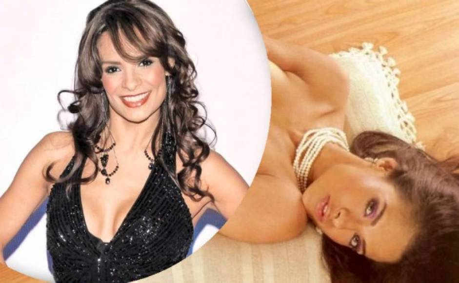 Supuestos desnudos de la actriz Alma Cero fueron filtradas en las redes sociales, en lo que podría ser un tipo de venganza pasional.<br/><br/>Las imágenes muestran a la mexicana en sugerentes poses como Dios la trajo al mundo.