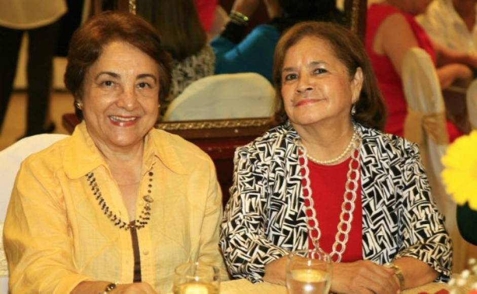 Ruth Medina y Esperanza Amador.