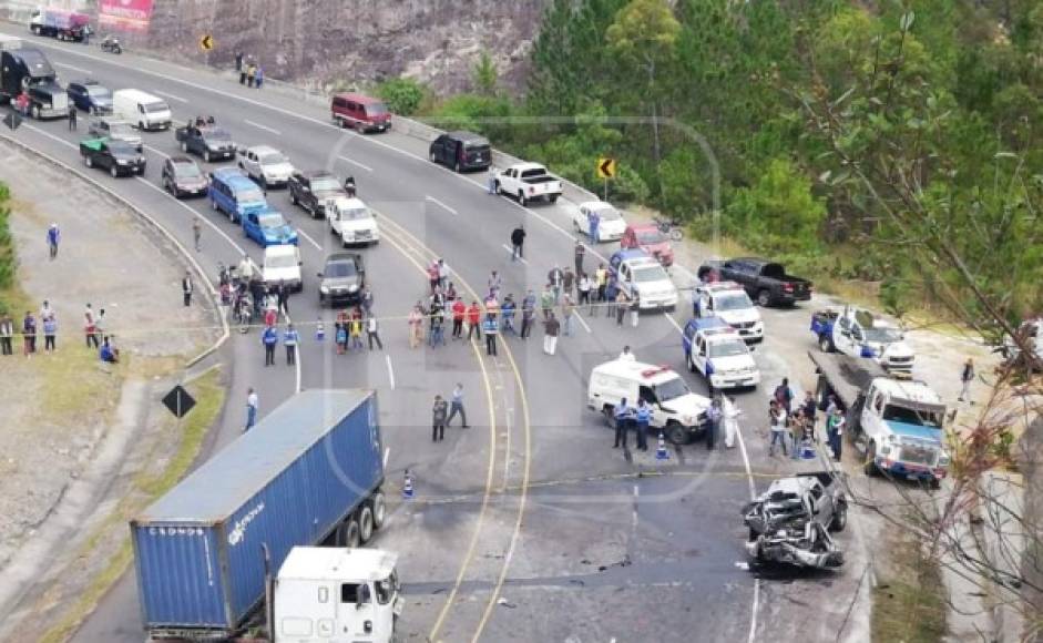 En la zona se reportó tráfico pesado ya que el paso estaba bloqueado.