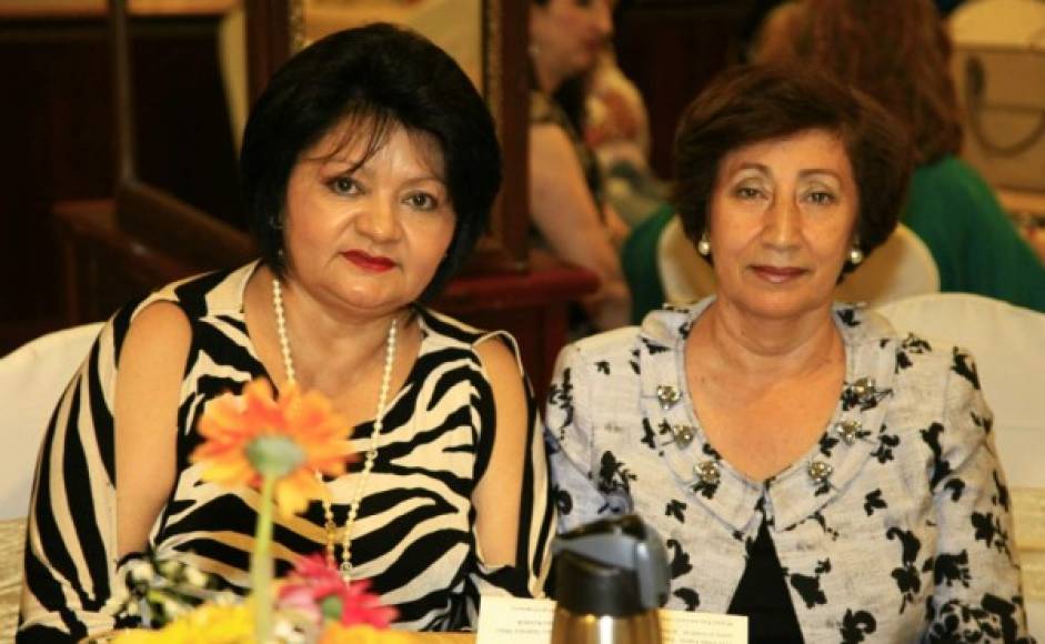 Lupita Monguie y Miriam Castejón.