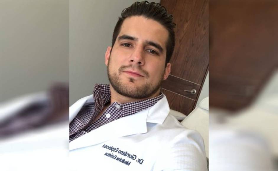 El joven doctor Giordano Espinosa originario de Monterrey, México se ha vuelto viral en las últimas horas por una simple felicitación a las madres. <br/><br/>¿Pero seguro fue por la felicitación o su aspecto?.