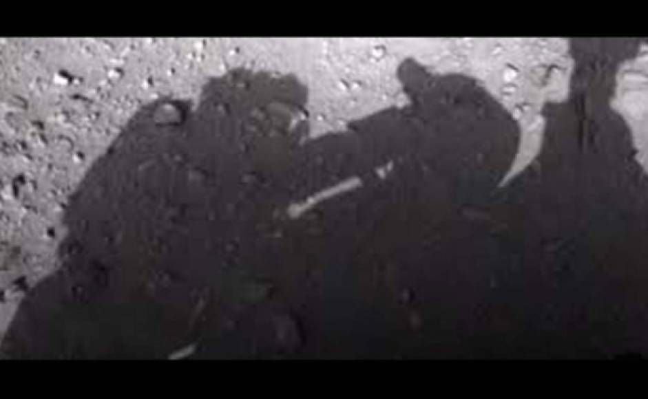 Una imagen tomada por el Curiosity en la que se observa una supuesta sombra de un astronauta fue otra de las grandes controversias. Muchos creen que prueba que hay un equipo de expertos en Marte porque es un planeta habitable.<br/>