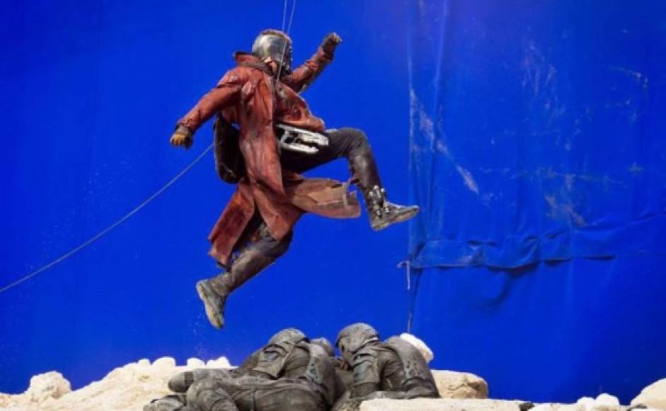 Chris Pratt grabando frente a una pantalla azul en 'Guardianes de la galaxia' (2014)