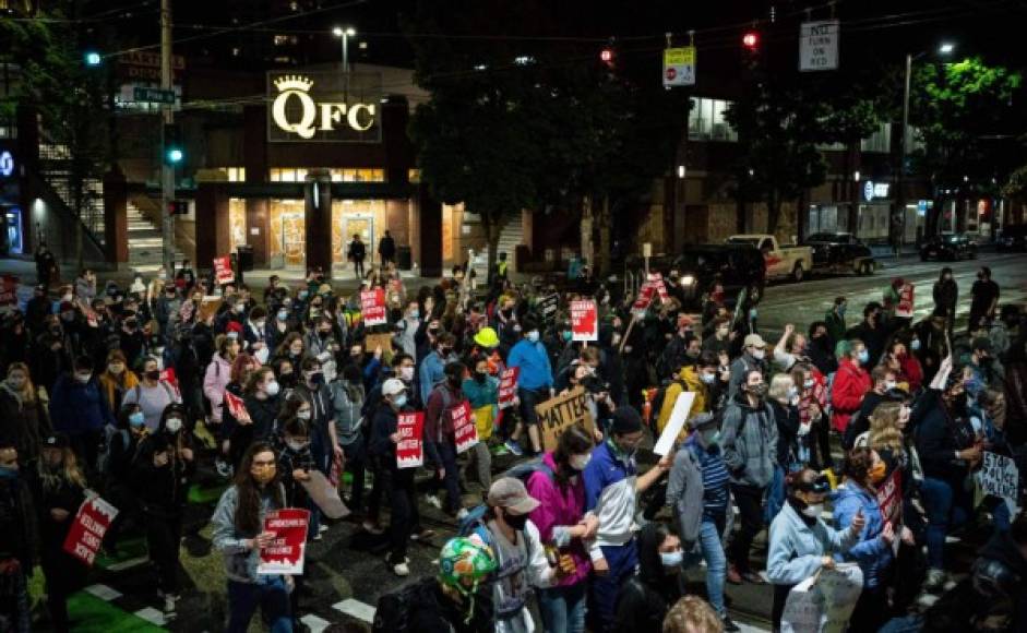 Protesta en Seattle: Manifestantes ocupan una estación de Policía y Trump exige 'recuperar' la ciudad