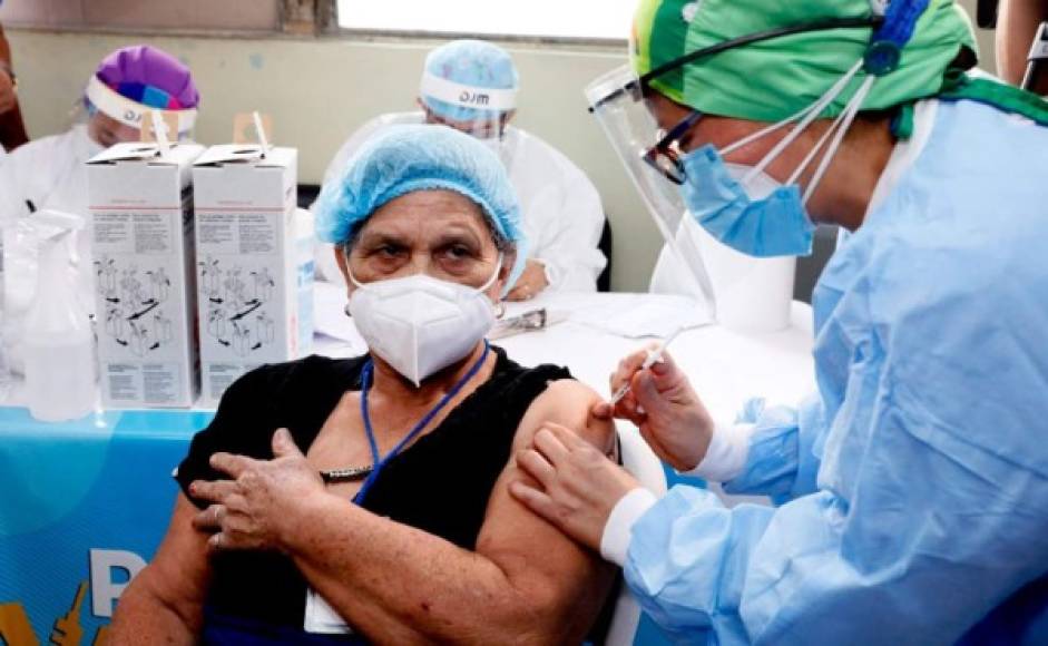 En marcha segunda vacuna anticovid para proteger a personal sanitario de Honduras