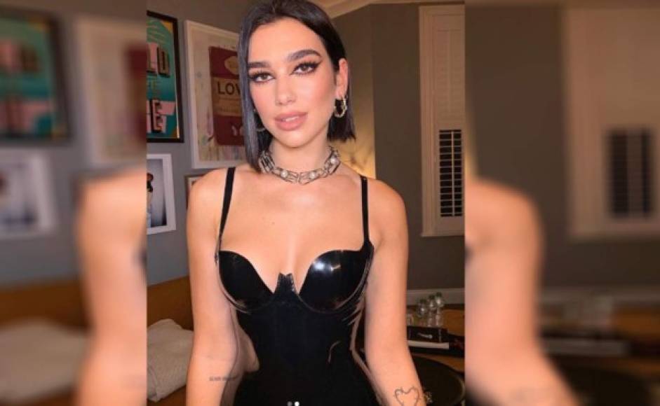 La cantante y compositora británica Dua Lipa publicó en sus cuentas de redes sociales fotos muy provocativas que rompen son las normas de los desnudos de Instagram.
