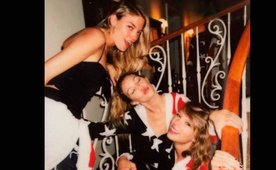 Gigi Hadid anda disfrutando mucho de la celebración con sus mejores amigas. Instagram.