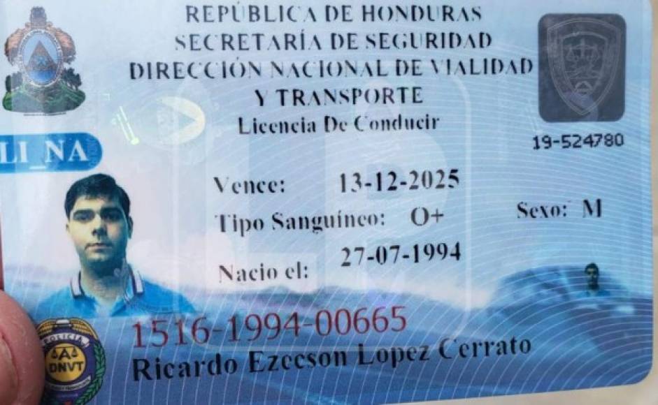 Al sujeto le decomisaron una licencia con su fotografía y con el nombre de Ricardo Ezeeson López Cerrato.