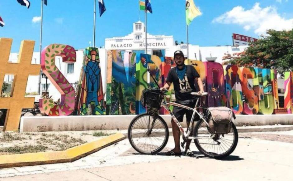 'América', la bicicleta robada al uruguayo Tabare Alonso, fue encontrada por la Policía en el barrio Medina. Agentes se desplazaron hasta la 10 y 11 calles, 9 avenida de ese sector sampedrano para recuperar la bici.<br/><br/>Tabare es un turista uruguayo que recorre América en su bicicleta desde su país de origen hasta Alaska. El joven movió cielo y tierra para encontrar a su 'América' preciada, algo con lo que los hondureños se identificaron y solidarizaron.