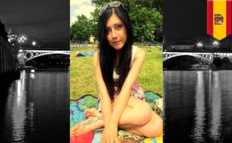 En 2014, una estudiante de enfermería de 23 años de edad, de Polonia murió al intentar tomarse una selfie en el emblemático Puente de Triana en el sur de España. Mientras que mantenía el equilibrio sobre la cornisa del famoso puente, Sylwia Rajchel resbaló y cayó 15 pies desde la estructura.