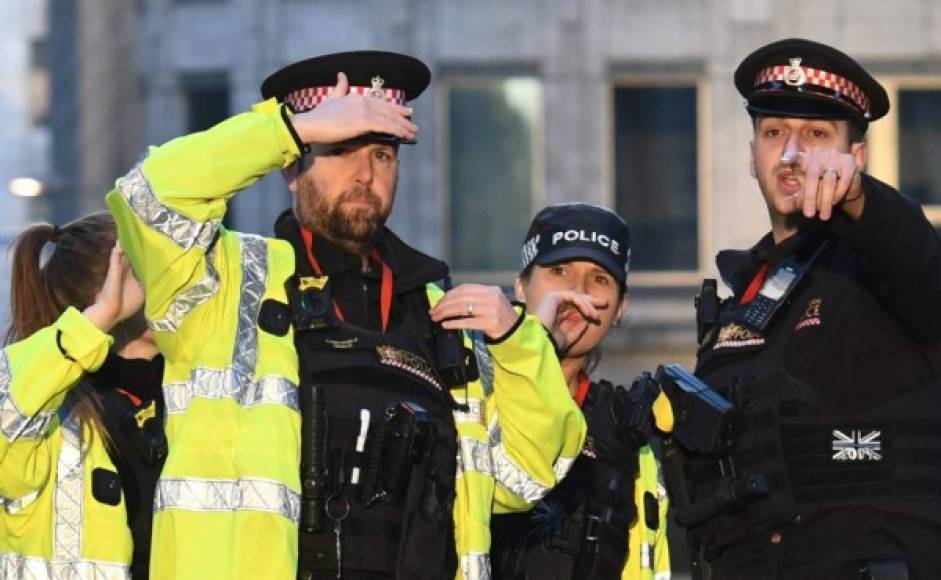 El ataque comenzó en un edificio situado en el extremo norte del puente, conocido como Fishmongers' Hall, en el que, entre otras actividades, estaba programa una conferencia con alumnos y profesores de la Universidad de Cambridge.