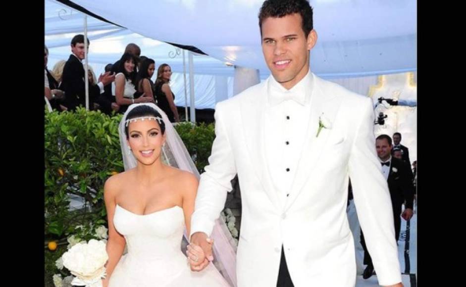 El 20 de agosto de 2011 se casó con el jugador de NBA, Kris Humphries y tras 72 días de matrimonio, la pareja solicitó el divorcio.
