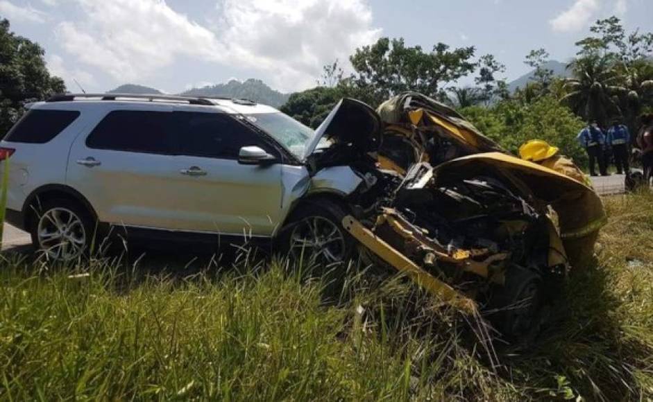 Un fatal accidente de tránsito ocurrido la mañana de este domingo dejó como saldo cinco personas muertas en carretera a Tela.