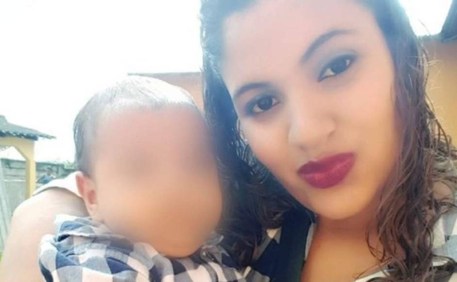 La dama Urania Galindo de 23 años amamantaba a su bebé de meses en su vivienda cuando un sujeto ingresó y la mató de un disparo. Su bebé de 10 meses resultó herido, pero afortunadamente logró sobrevivir. Este hecho ocurrió en Dulce Nombre de Culmí, Olancho.