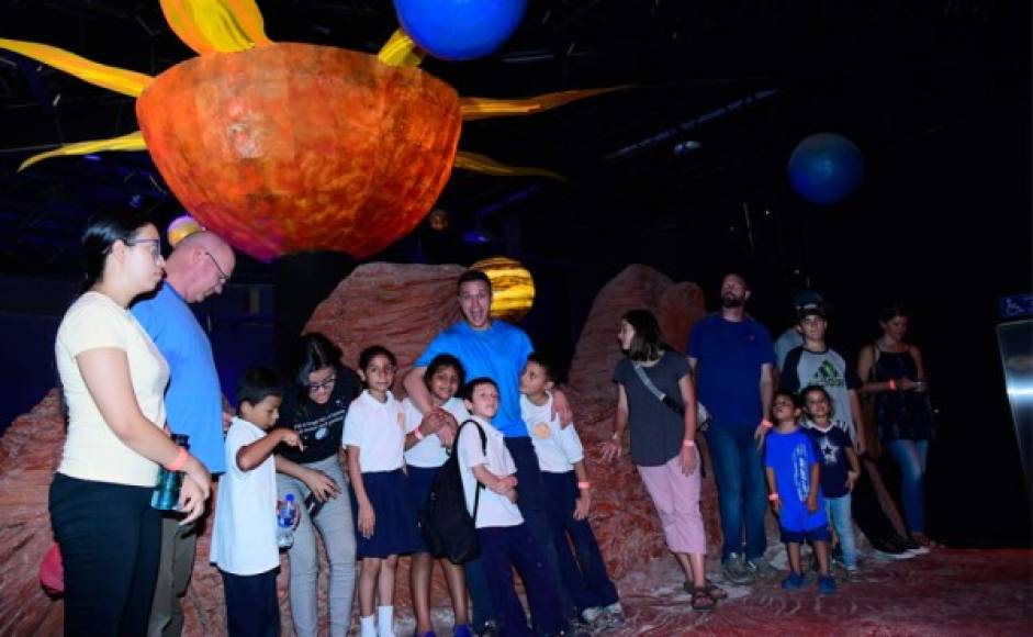 La segunda sala es de la favoritas no solo de los niños, sino de grandes también. Se trata de la sala espacial donde ahora pueden ver el planetario y también dos atracciones más.