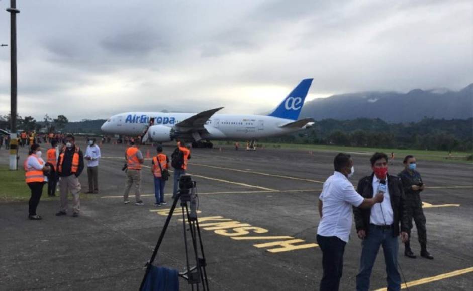 Con casi 300 pasajeros llegó el primer vuelo de Air Europa al aeropuerto Golosón