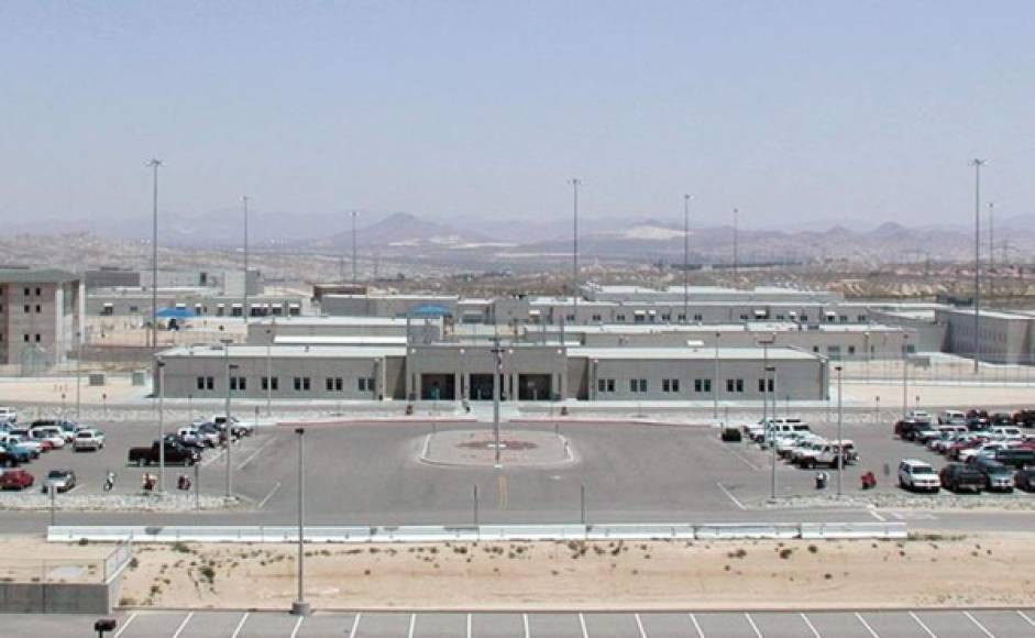 Victorville es una prisión federal de Estados Unidos de alta seguridad para reclusos varones en California y es operada por la Oficina Federal de Prisiones, una división del Departamento de Justicia. Foto de la Oficina Federal de Prisiones