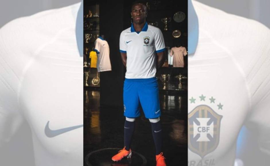 El uniforme tendría calzoneta azul y calzetas azul profundo. Sería utilizado en el debut de la selección en la Copa América.