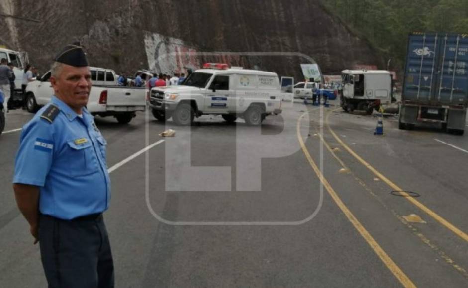 El choque fue entre un pick-up con placas HAB-9732 y una rastra. La familia viajaba en el carro 'paila'.