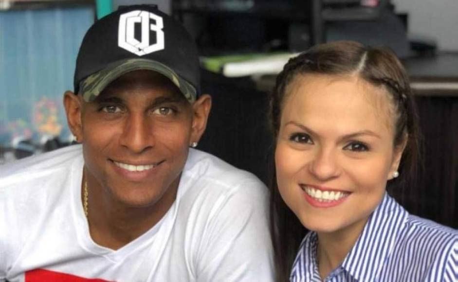 Son aproximadamente 200 los invitados a la boda de Carlo Costly y su amada Karen Torres.