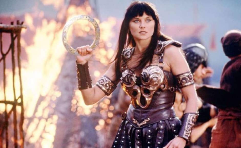 La protagonista Lucy Lawless. Hace pocos días, el 'Hollywood Reporter' anunció que se haría un remake de 'Xena: La princesa guerrera', sin embargo la actriz desmintió la nota.