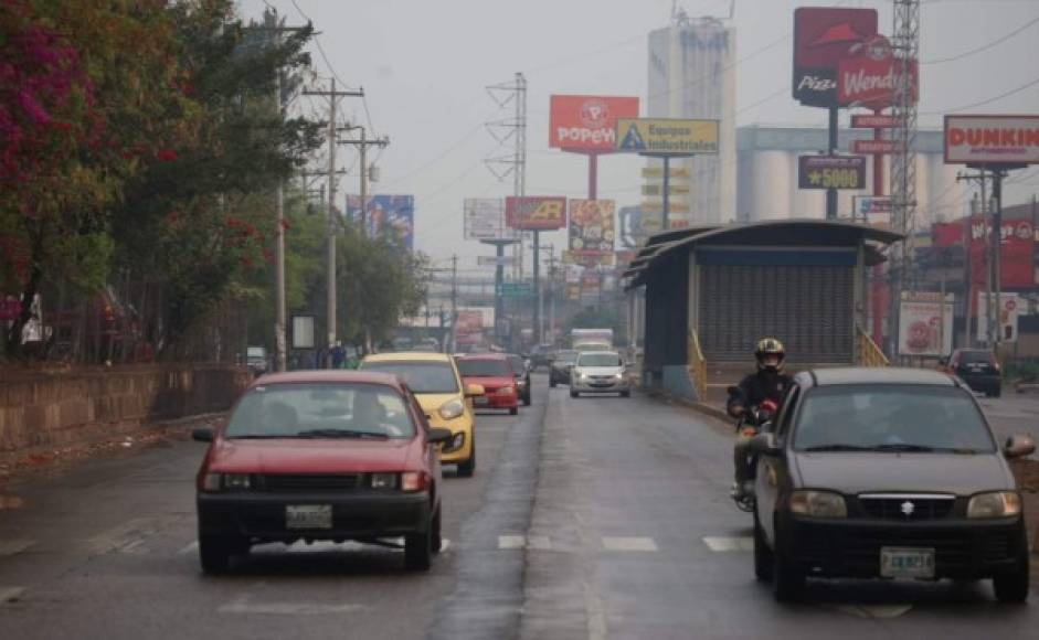 Los incendios en los bosques alrededor de la capital de Honduras habían hecho que los pobladores se 'ahogaran' con el humo que se queda estancado en la ciudad.