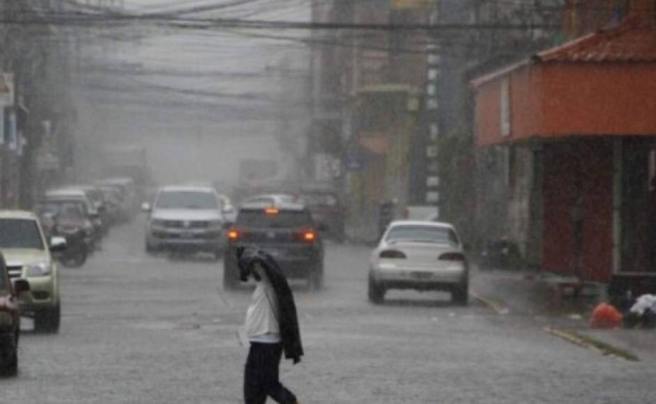 Se espera que para la zona norte de Honduras las lluvias sean débiles y se presentes en el cierre del día pero entre el miércoles y jueves.