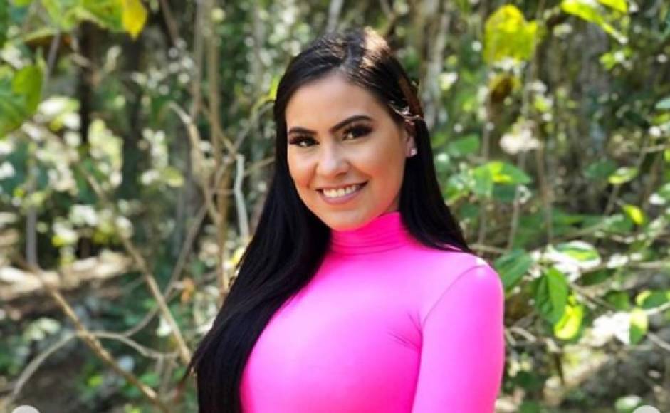 La famosa presentadora hondureña Alejandra Rubió causó revuelo en su cuenta de Instagram al mostrarse sin una gota de maquillaje.