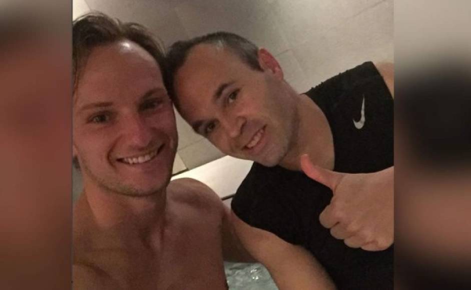 'Tengo una historia para Hollywood. Es una comedia romántica. Pero es de verdad. Empieza con un tío Croata entrando en un bar…'. El relato de amor de Ivan Rakitic, volante estrella del Barcelona, le da la vuelta al mundo.<br/>