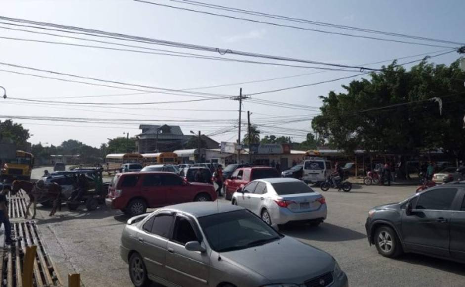 Imágenes del bloqueo de carreteras a manos de transportistas hondureños