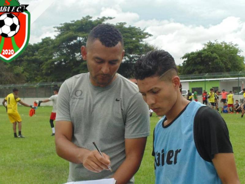 Roger Alexander Casalengo estuvo a prueba por algunos días en el Sabá FC y luego fue anunciado como fichaje.