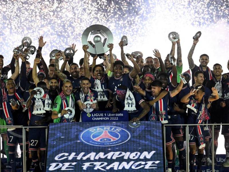 La plantilla del PSG celebró por todo lo alto la obtención del título de la Ligue 1.