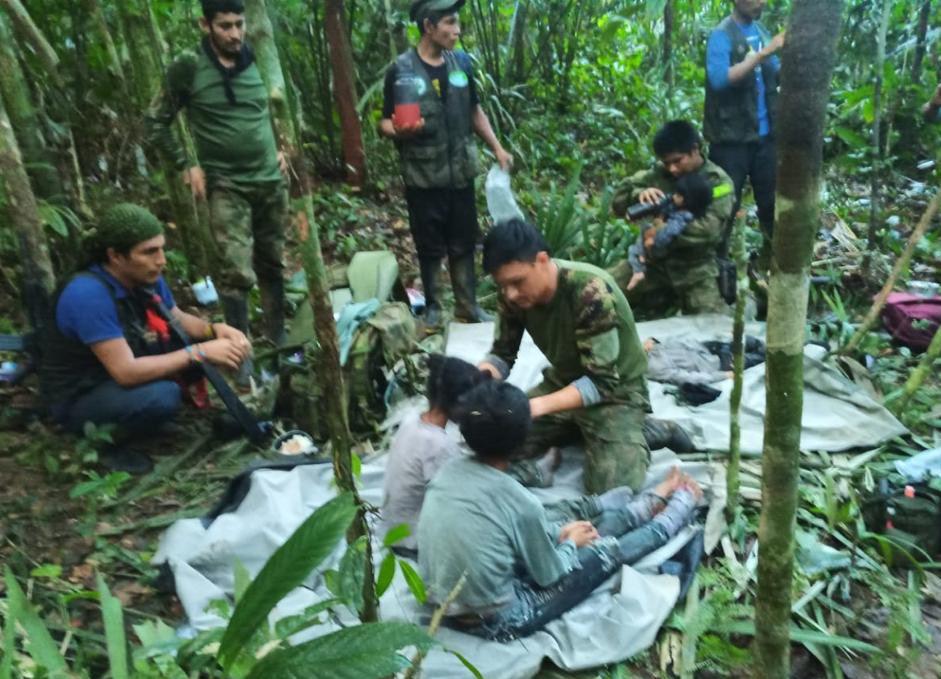 Milagroso rescate de 4 niños perdidos 40 días en selva de Colombia tras accidente aéreo