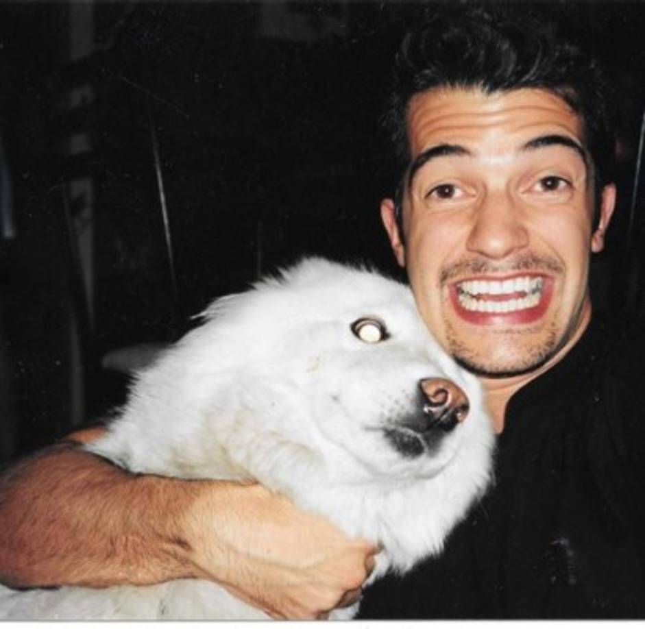 Sin embargo, no siempre fue así; hubo un momento en donde lo perdió todo, incluso hasta su matrimonio, consecuencia del cáncer, enfermedad que curiosamente él no ve como un problema, sino como una experiencia que le cambió la vida para siempre.... y para bien.