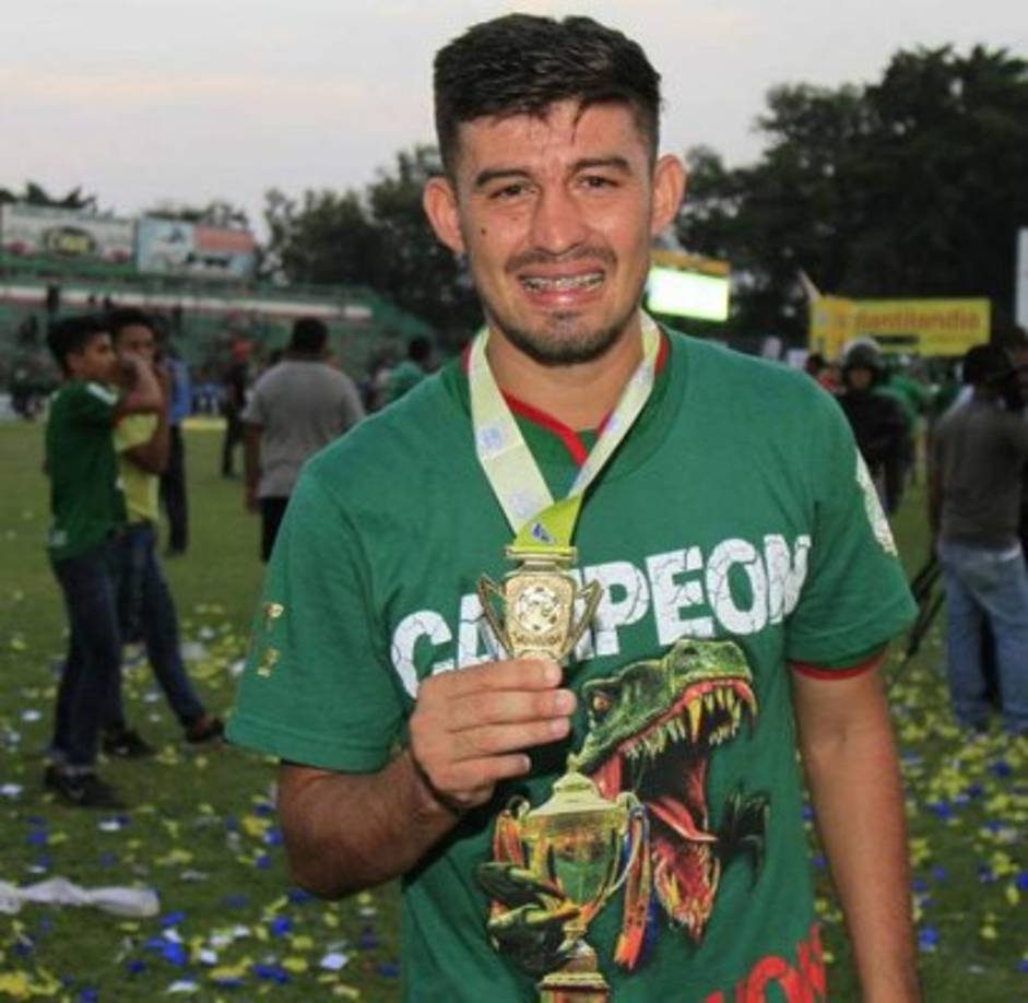 'Rambo' Rodríguez: El futbolista es otra baja en el Marathón ya que todo indica no se llegó a un acuerdo entre las directivas de los verdes y el Parrillas One, el club dueño de su ficha. El jugador tendrá que presentarse a la segunda división tras salir campeón en la Liga Nacional.