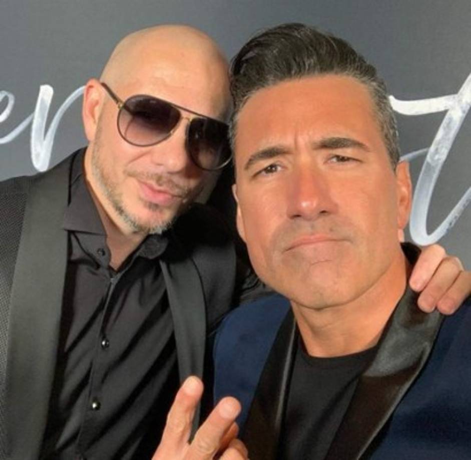 El presentadore de Telemundo Jorge Bernal no se quedó atrás y se divirtió con los filtros de Snapchat.