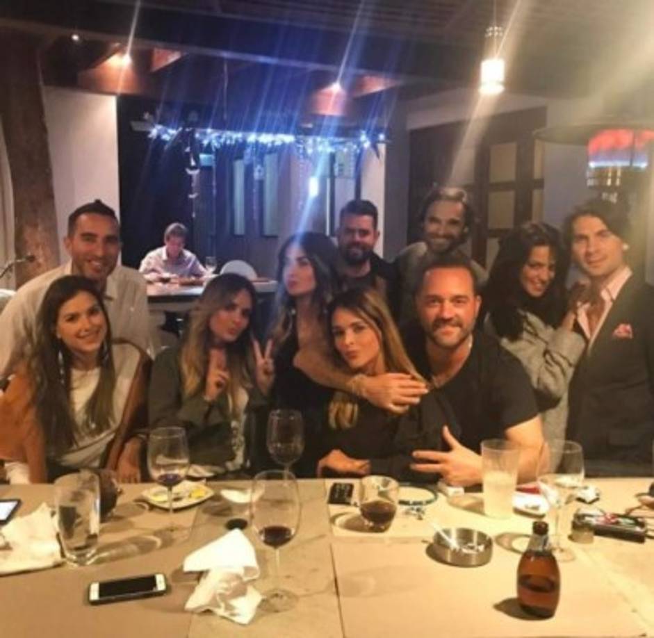 Todos pensaban que la pareja duraría mucho tiempo, pero según la revista TVNotas, él no le dedicaba la debida atención a Grettell y por eso decidió terminar con él.<br/>