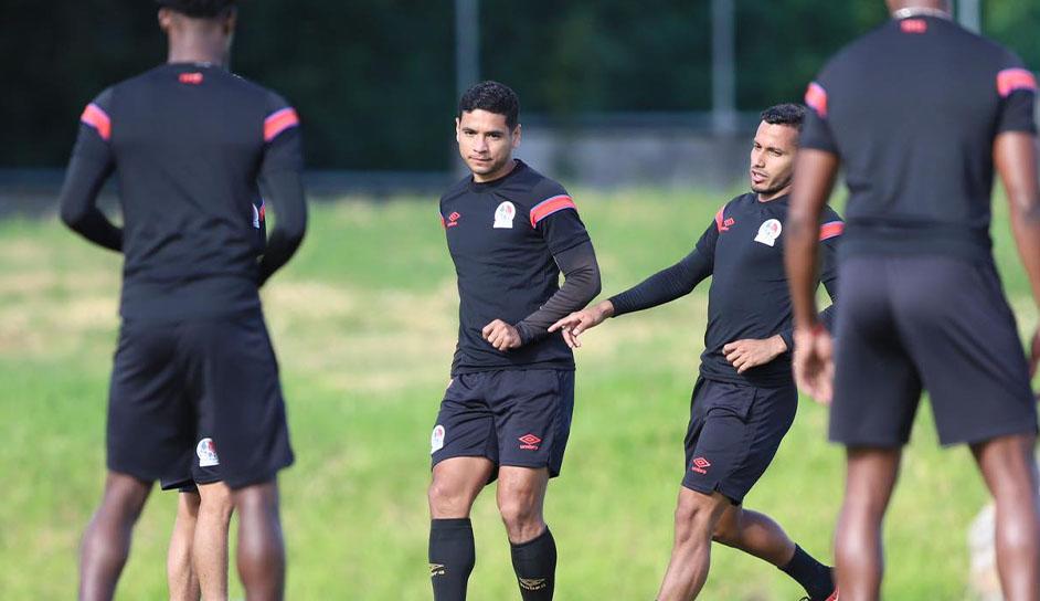 Carlos Pineda en el entrenamiento del Olimpia realizado este viernes