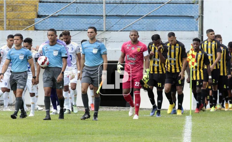 La salida al campo del Morazán de los titulares del Real España y Cartaginés.